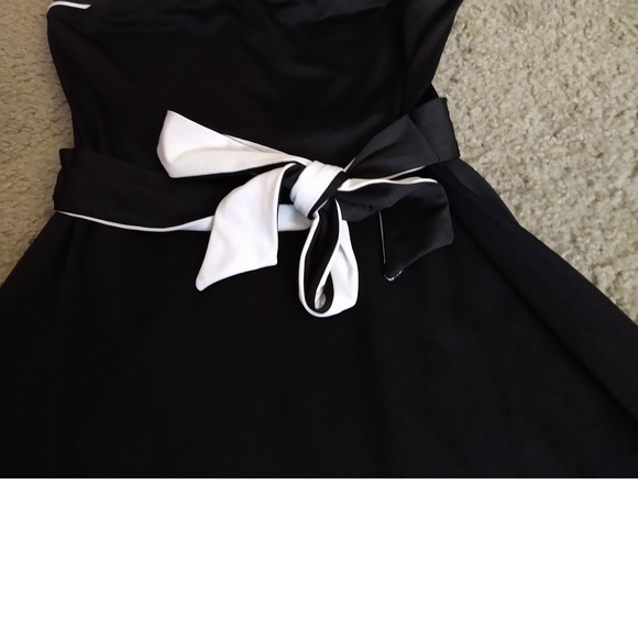 BNWT - CIMMARON BLACK-WHITE STRAPLESS DRESS - SIZE MEDIUM - Picture 2 of 6